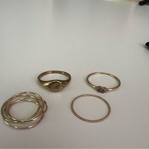 Dainty Gold Ring Set